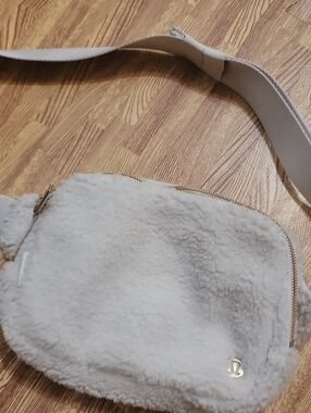 Lululemon Women’s Cream Sherpa Crossbody Bag